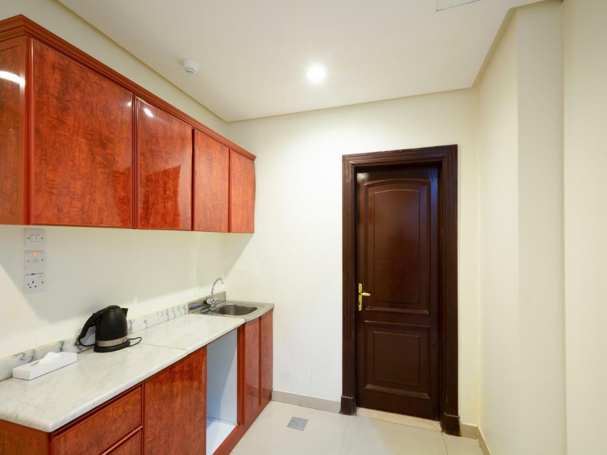 Capital O 162 Brzeen Hotel Рияд Екстериор снимка